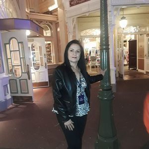 Meet your Posher, Ana